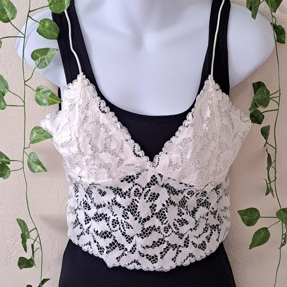 Lacy White Cottagecore Crop Top with Spaghetti Straps, Medium